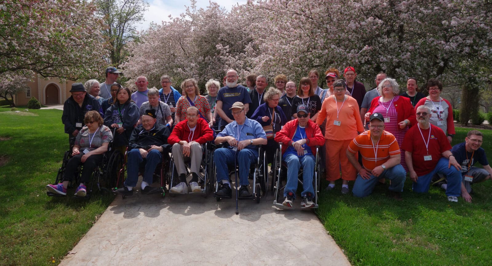 Group picture of chaperoned vacations | Special Journeys | vacations for handicapped persons